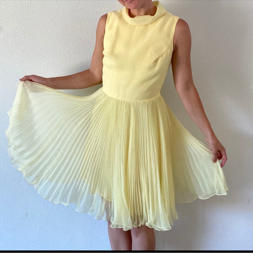 1960s vintage Jack Bryan dress prom yellow sweet pleated pleats small pastel